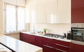 Rosselli 13 Milan Apartment